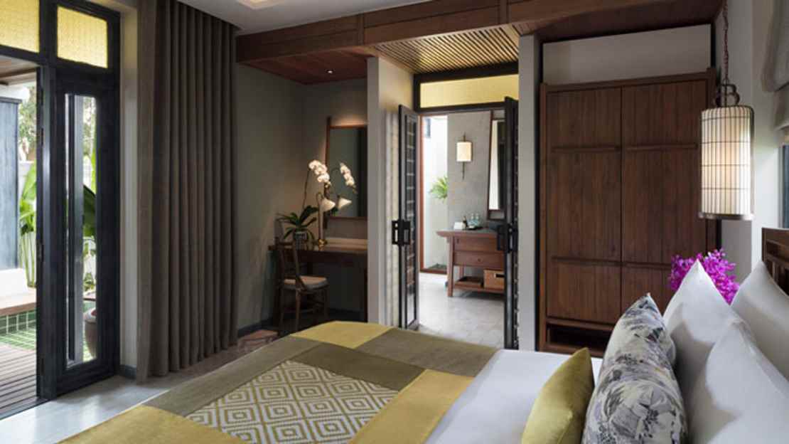 Deluxe Plunge Pool Room